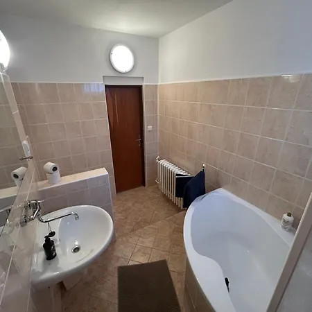 - Close To Airport And Metro