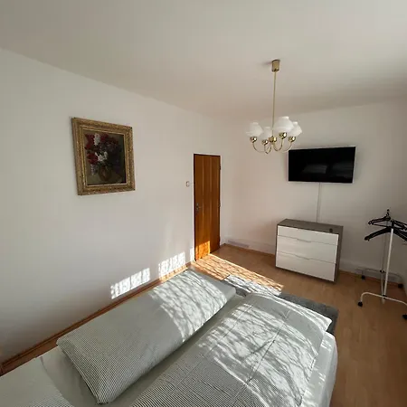 - Close To Airport And Metro Apartment Prag